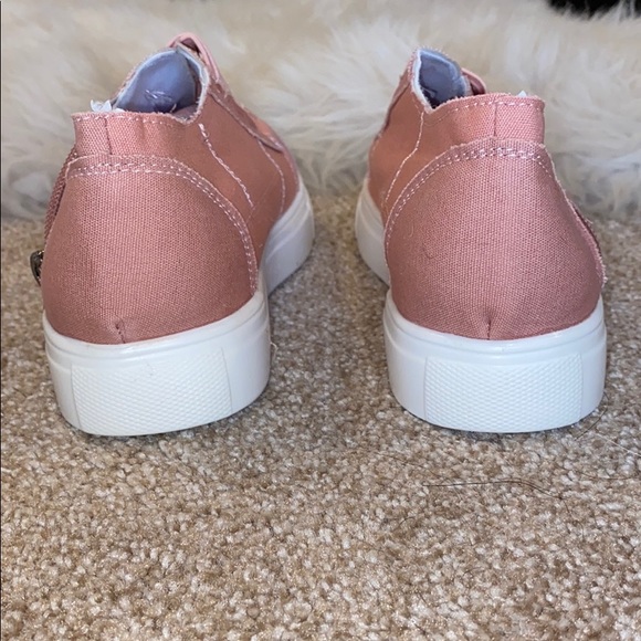 Pink Shoes - Picture 4 of 4